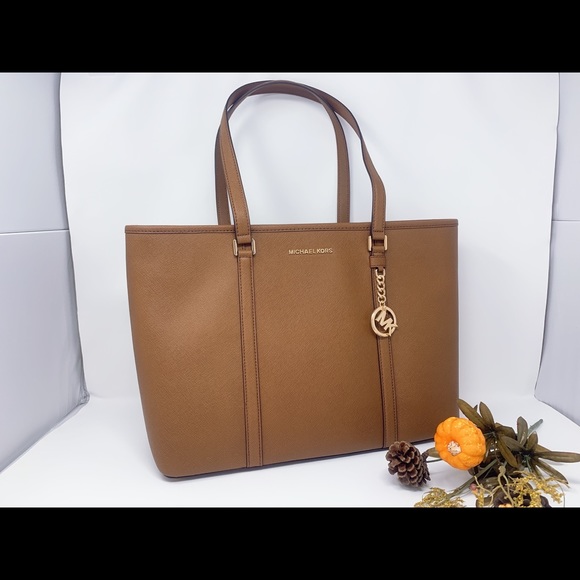 Michael Kors Handbags - Michael Kors Sady Large Tote